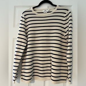 Vineyard Vines 100% merino wool, size large.
